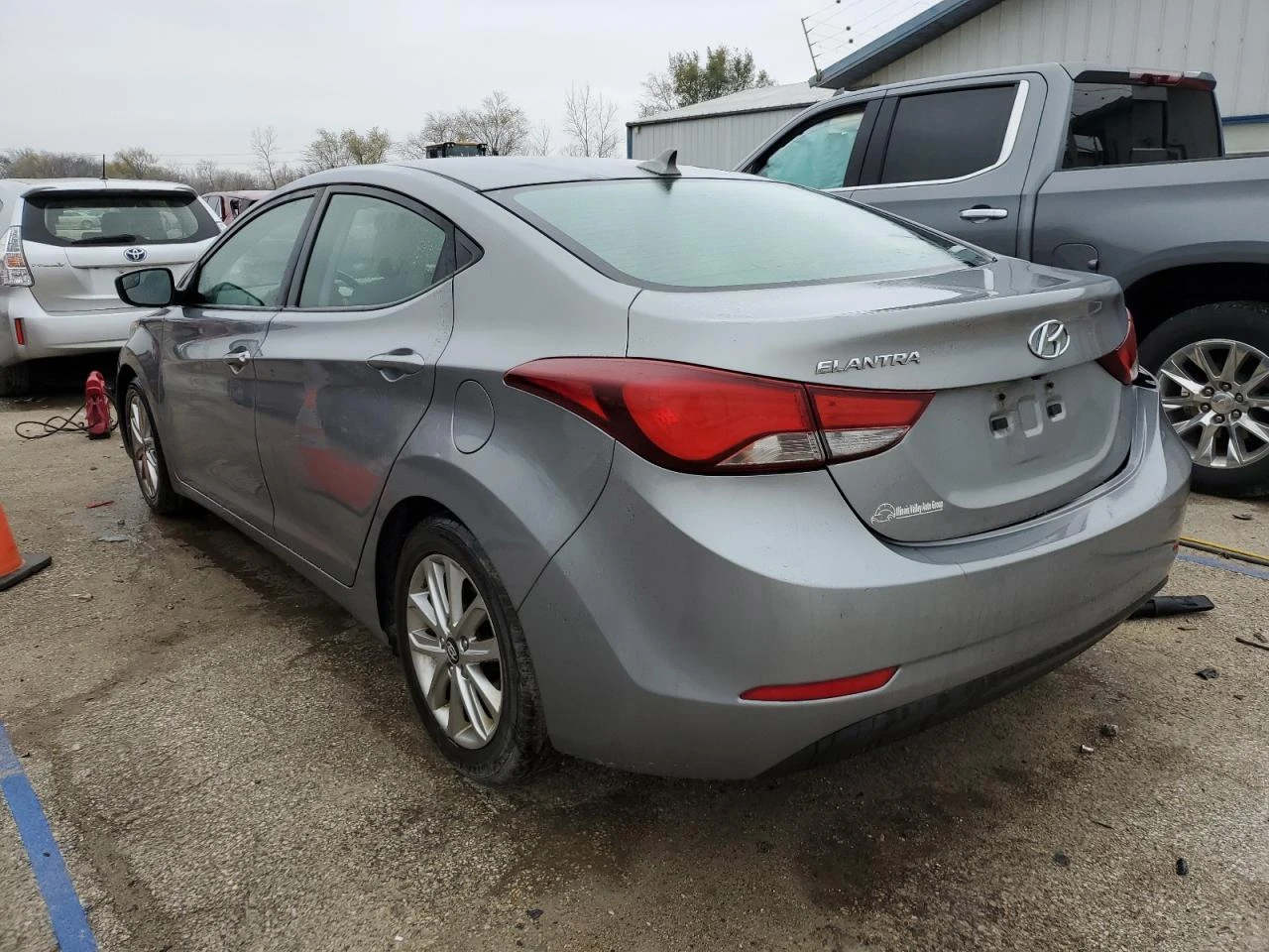 Hyundai Elantra 1.8L 4 Front-wheel Drive - изображение 2