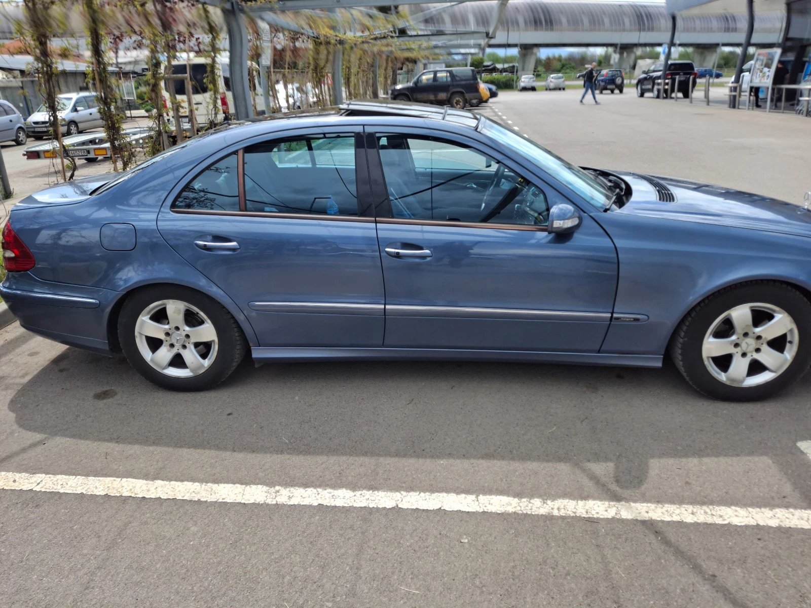 Mercedes-Benz E 270  - изображение 4