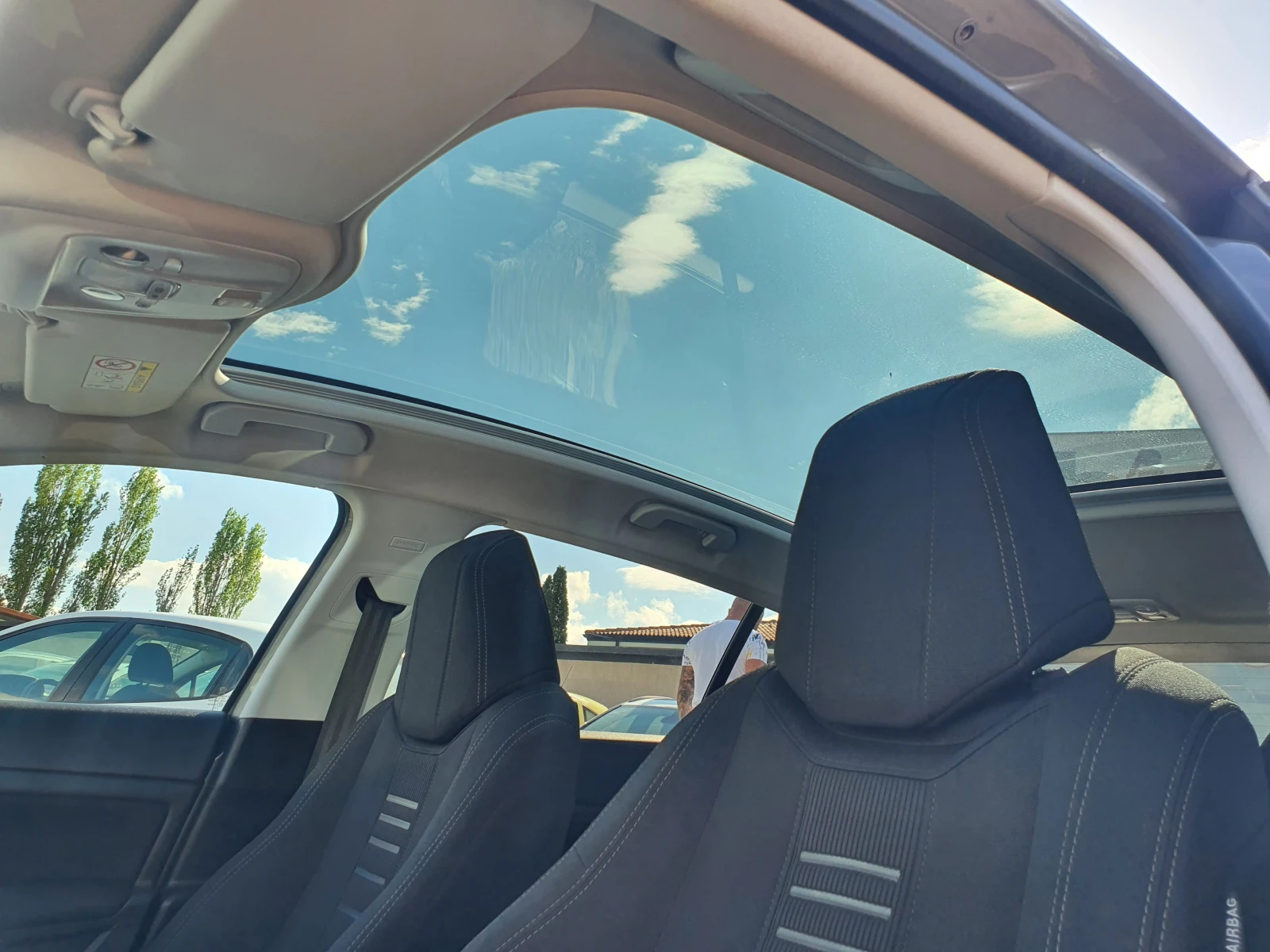 Peugeot 308 1.2 e-THP ALLURE PANORAMA FUL LED - изображение 8