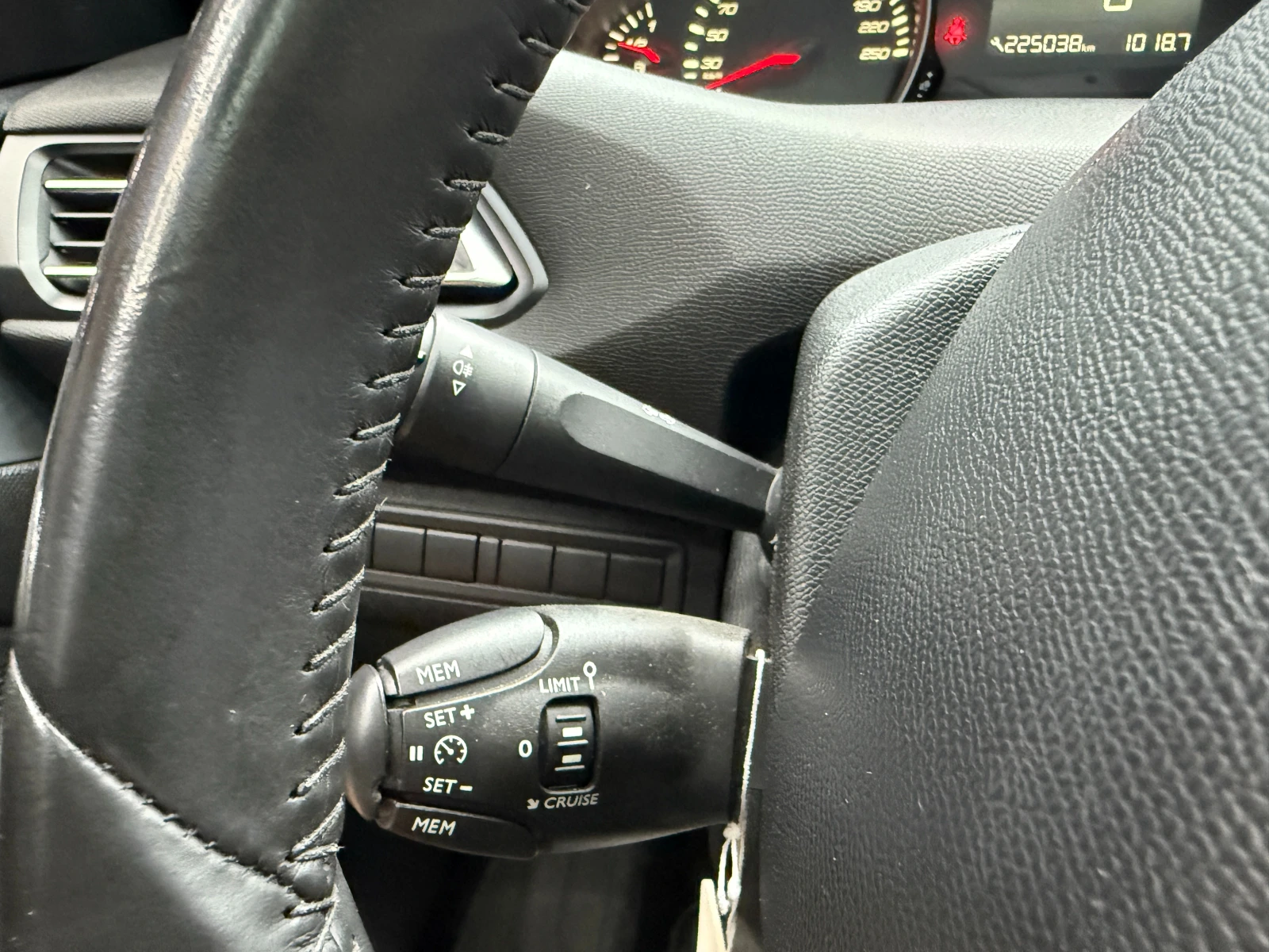 Peugeot 308 1.6d 92 к.с./ГАРАНЦИЯ/БАРТЕР/ЛИЗИНГ/КОМЕНТАР, снимка 16 - Автомобили и джипове - 51043300