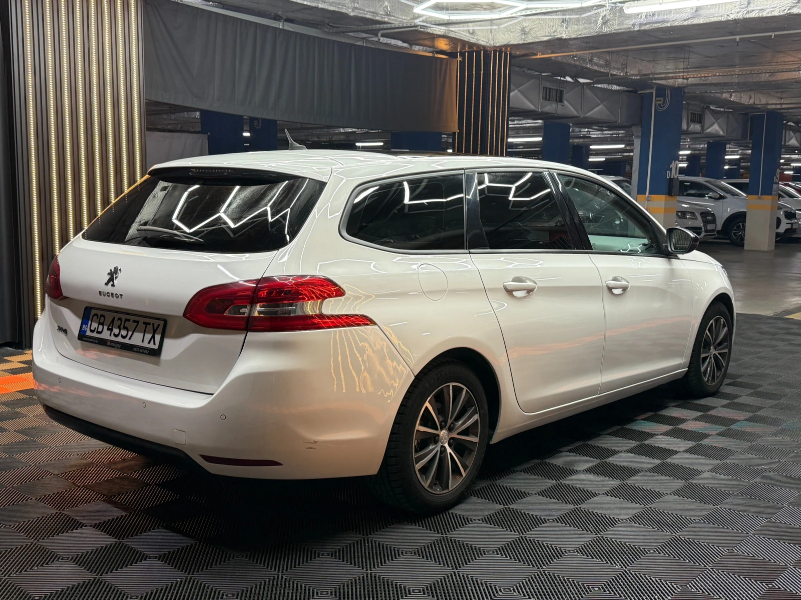 Peugeot 308 1.6d 92 к.с./ГАРАНЦИЯ/БАРТЕР/ЛИЗИНГ/КОМЕНТАР, снимка 4 - Автомобили и джипове - 51043300