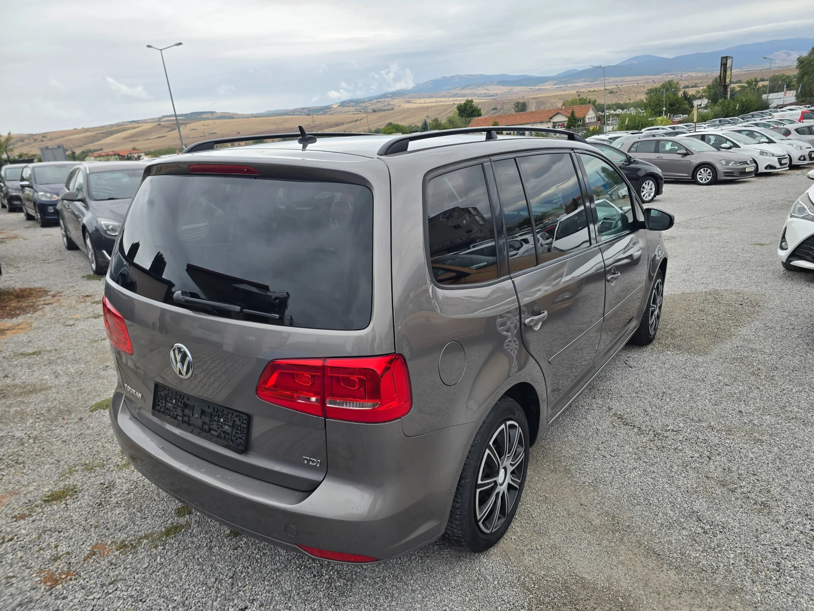 VW Touran 1.6TDI-105K.C-7MESTA - изображение 5