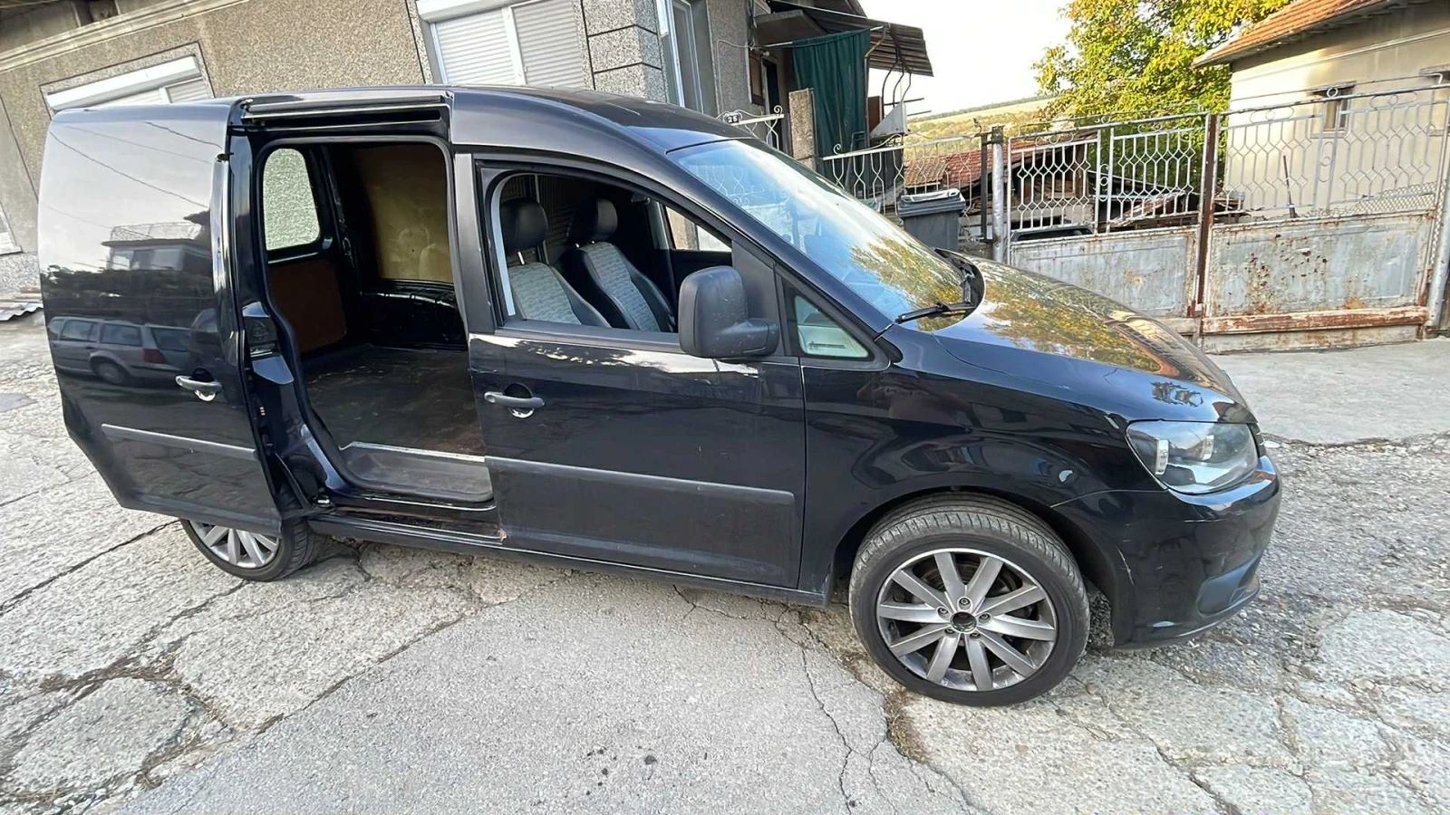 VW Caddy 1.6 TDI | Mobile.bg — изображение 4
