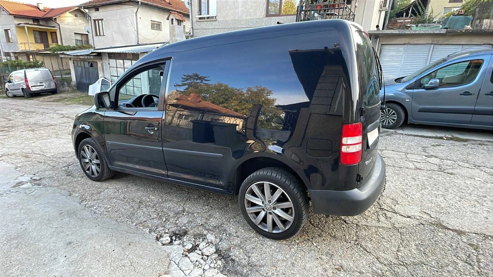 VW Caddy 1.6 TDI | Mobile.bg — изображение 8
