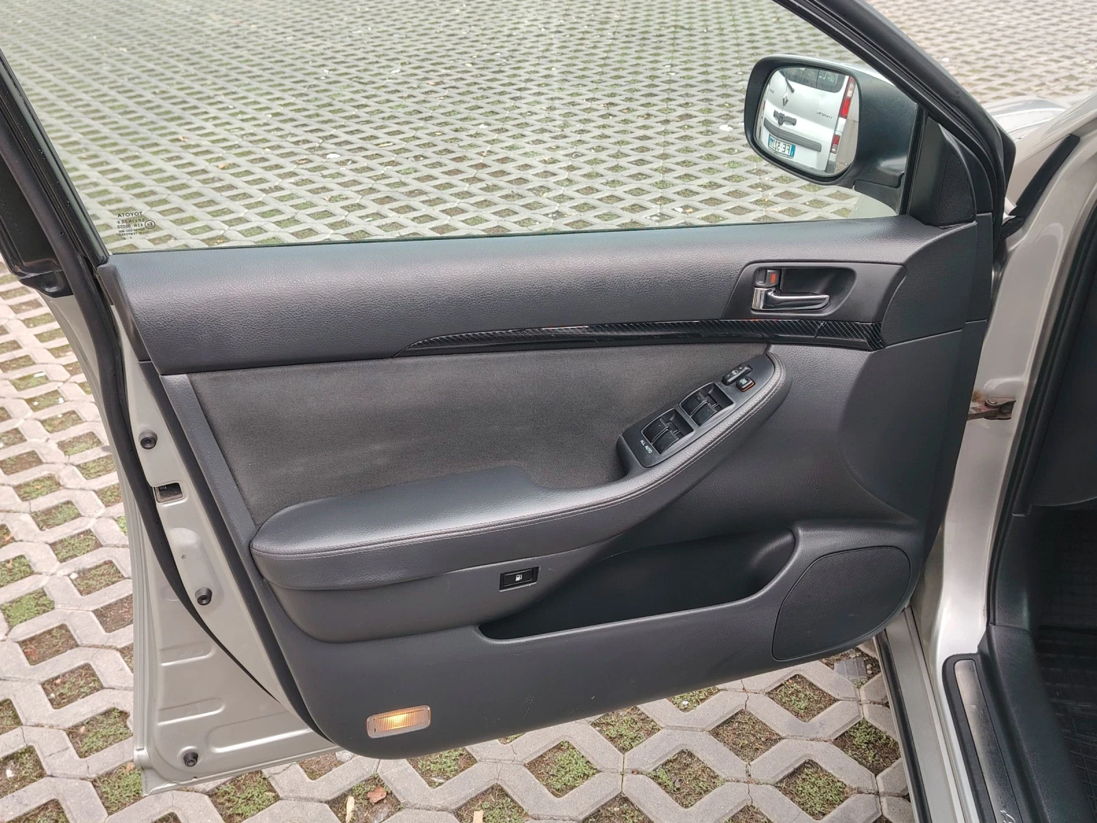 Toyota Avensis Navi/126кс - изображение 10