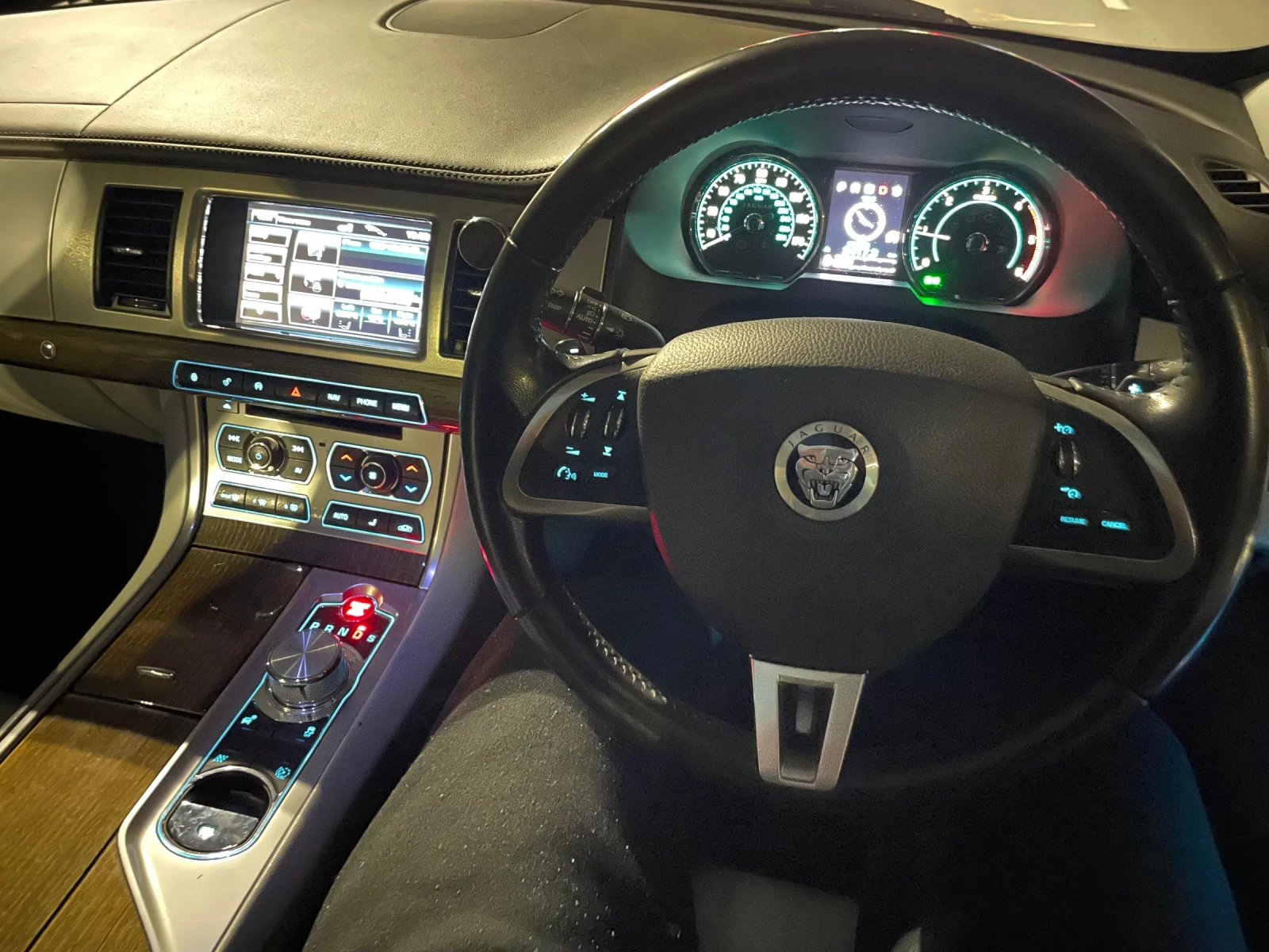 Jaguar Xf 3.0 d - изображение 8