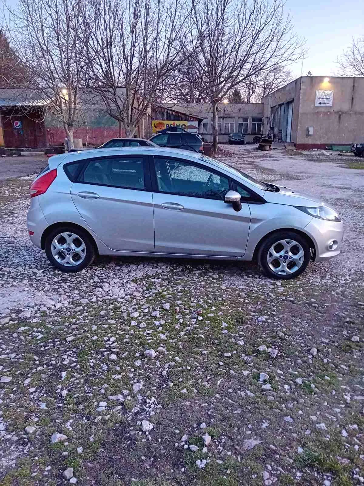 Ford Fiesta, снимка 6 - Автомобили и джипове - 53788181