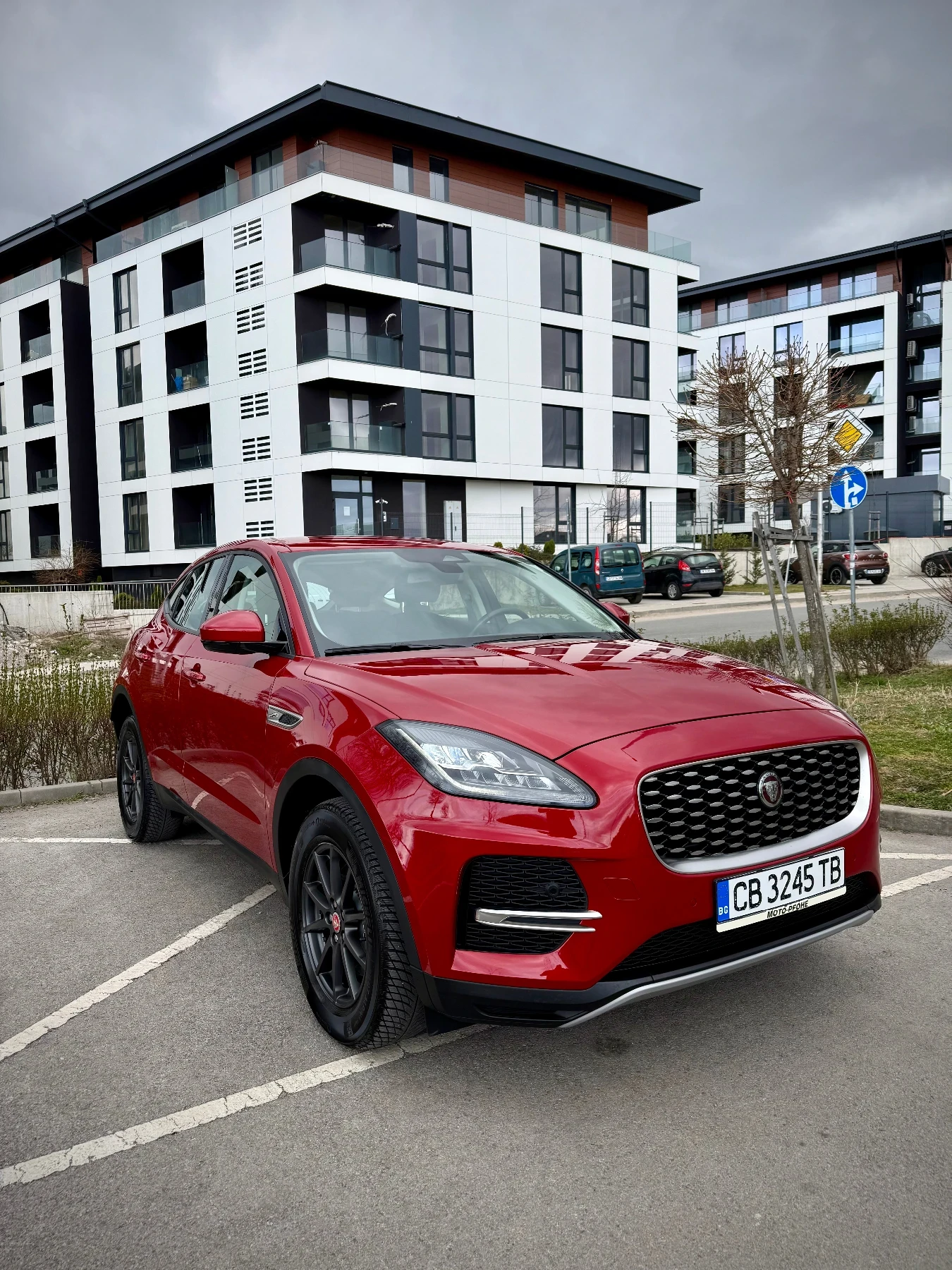 Jaguar E-pace 64000 км, Гаранция.  , снимка 2 - Автомобили и джипове - 53938604