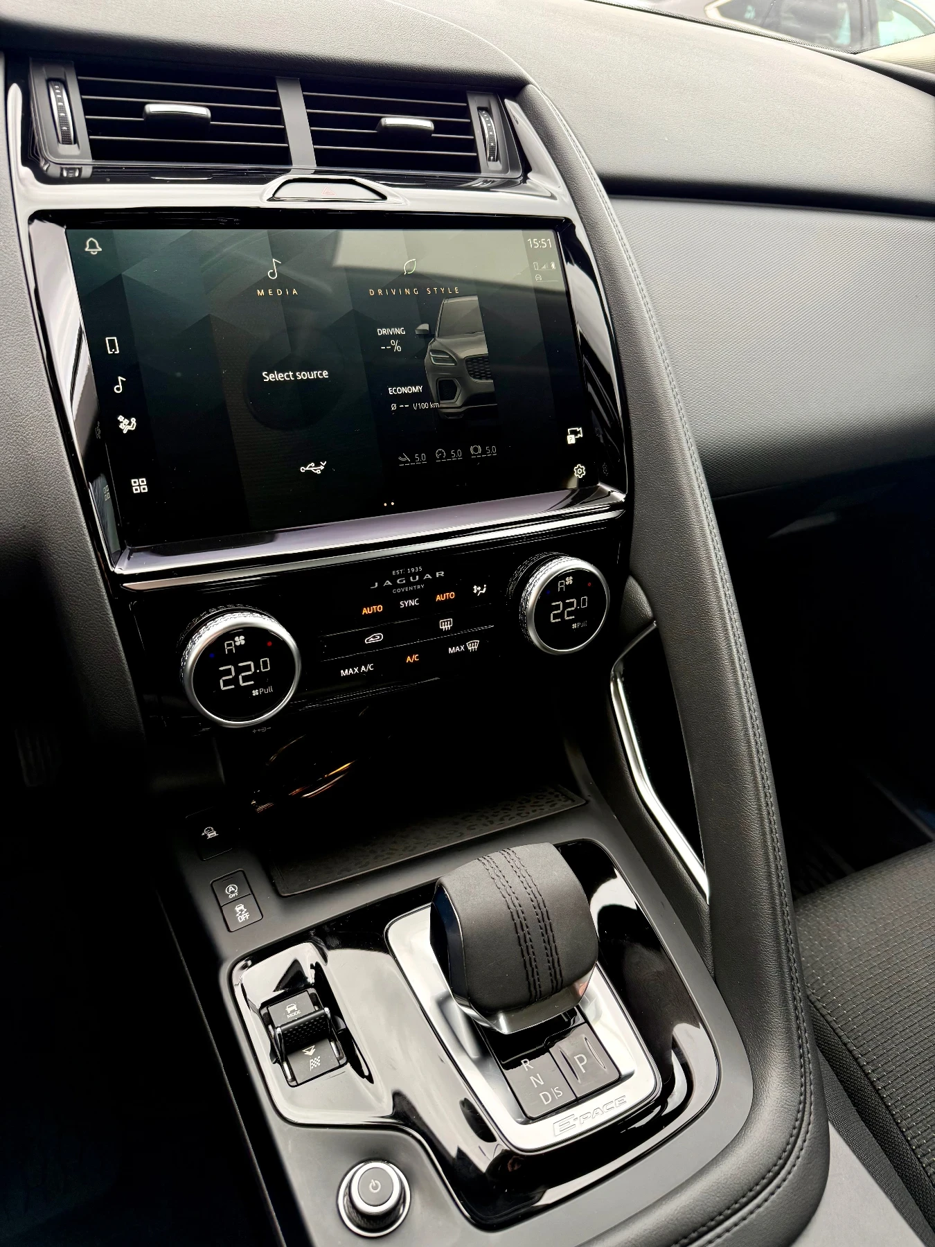 Jaguar E-pace 64000 км, Гаранция.  , снимка 12 - Автомобили и джипове - 53938604