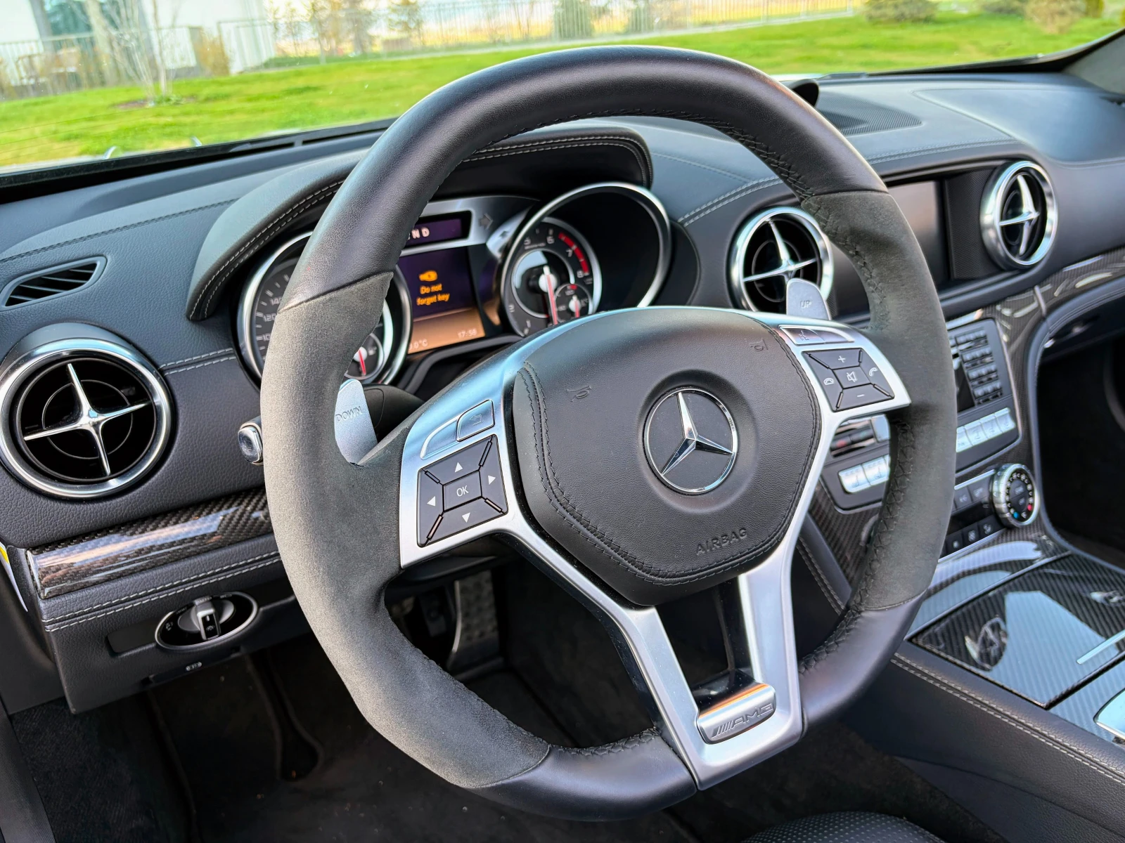 Mercedes-Benz SL 63 AMG 18 700 км!!!, снимка 12 - Автомобили и джипове - 54147739