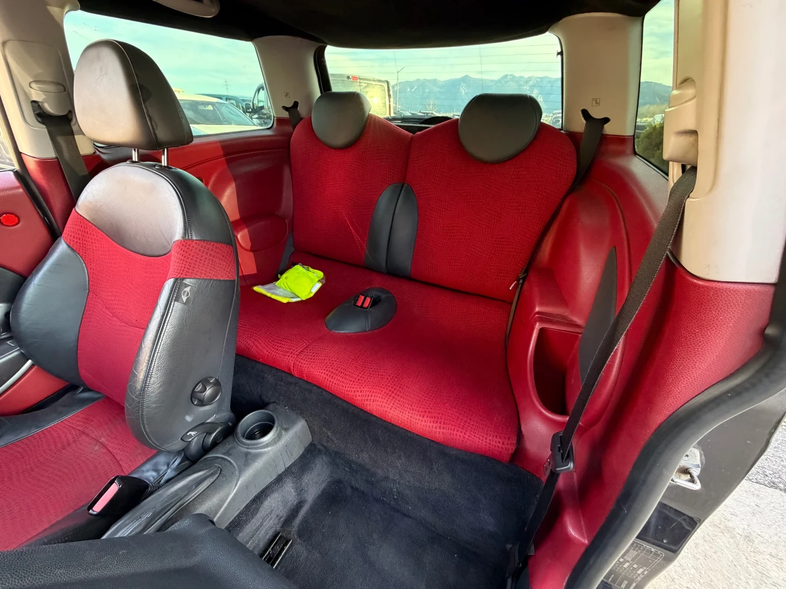 Mini Cooper 1.6i 116к.с * Климатроник* , снимка 14 - Автомобили и джипове - 54115297