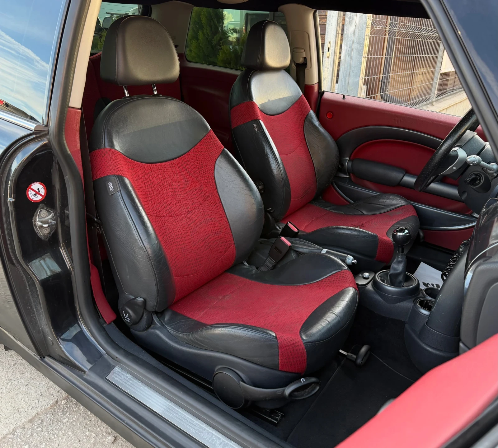 Mini Cooper 1.6i 116к.с * Климатроник* , снимка 13 - Автомобили и джипове - 54115297