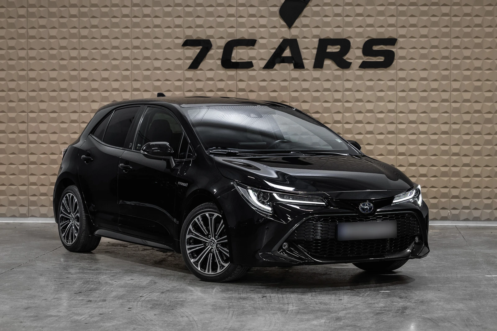 Toyota Corolla 2.0 Hybrid* TEAM DEUTSCHLAND* TOYOTA SAFETY SENSE, снимка 3 - Автомобили и джипове - 54131931