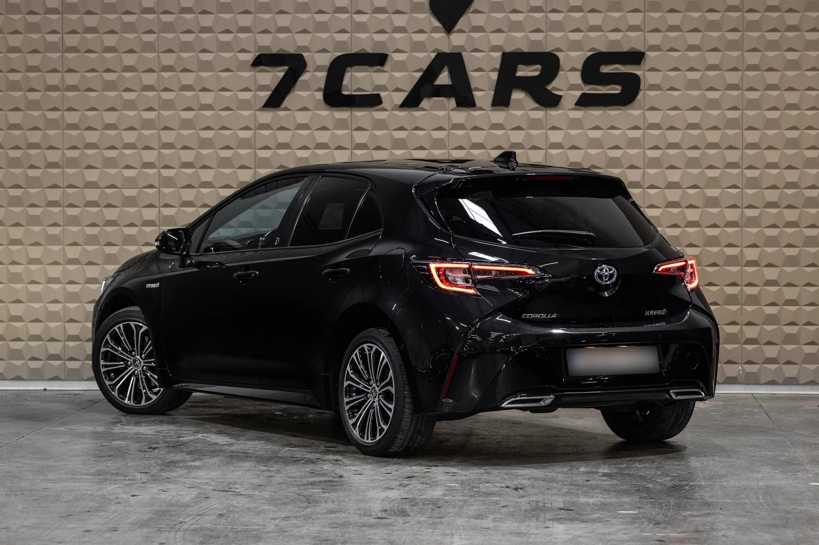 Toyota Corolla 2.0 Hybrid* TEAM DEUTSCHLAND* TOYOTA SAFETY SENSE, снимка 4 - Автомобили и джипове - 54131931