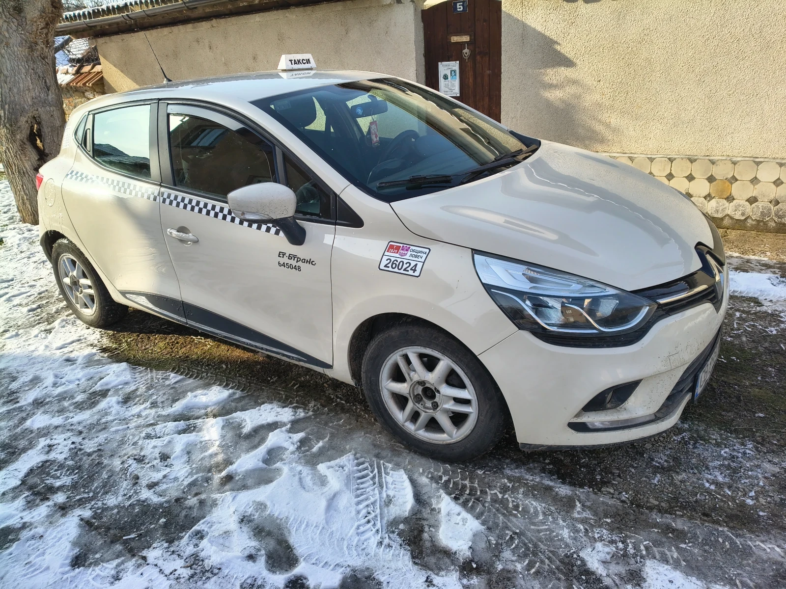 Renault Clio 1.2, снимка 4 - Автомобили и джипове - 54866788