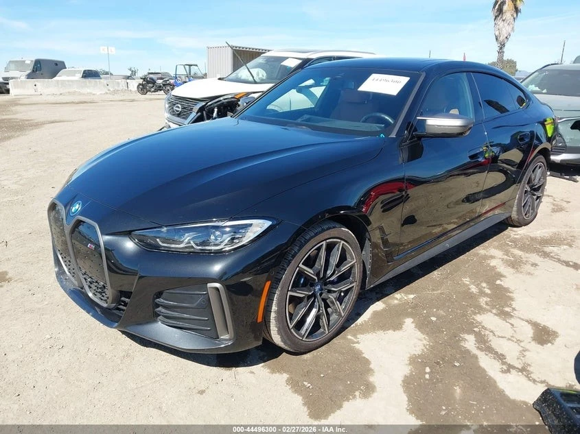 BMW i4 50* KEYLESS* AMBIENT* HARMAN* 360* СЛ.ЛЕНТИ, снимка 3 - Автомобили и джипове - 55008254