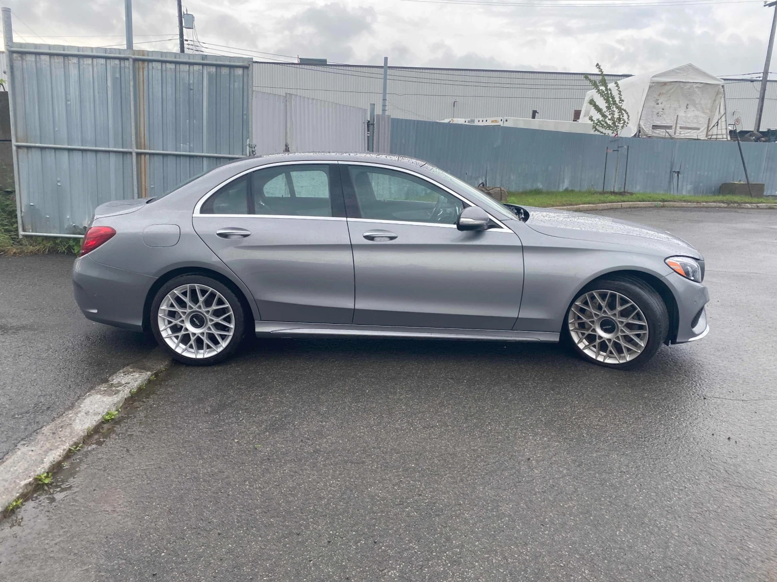 Mercedes-Benz C 400 CARFAX* KEYLESS* ПОДГРЕВ* ДВА КЛЮЧА, снимка 4 - Автомобили и джипове - 55037017