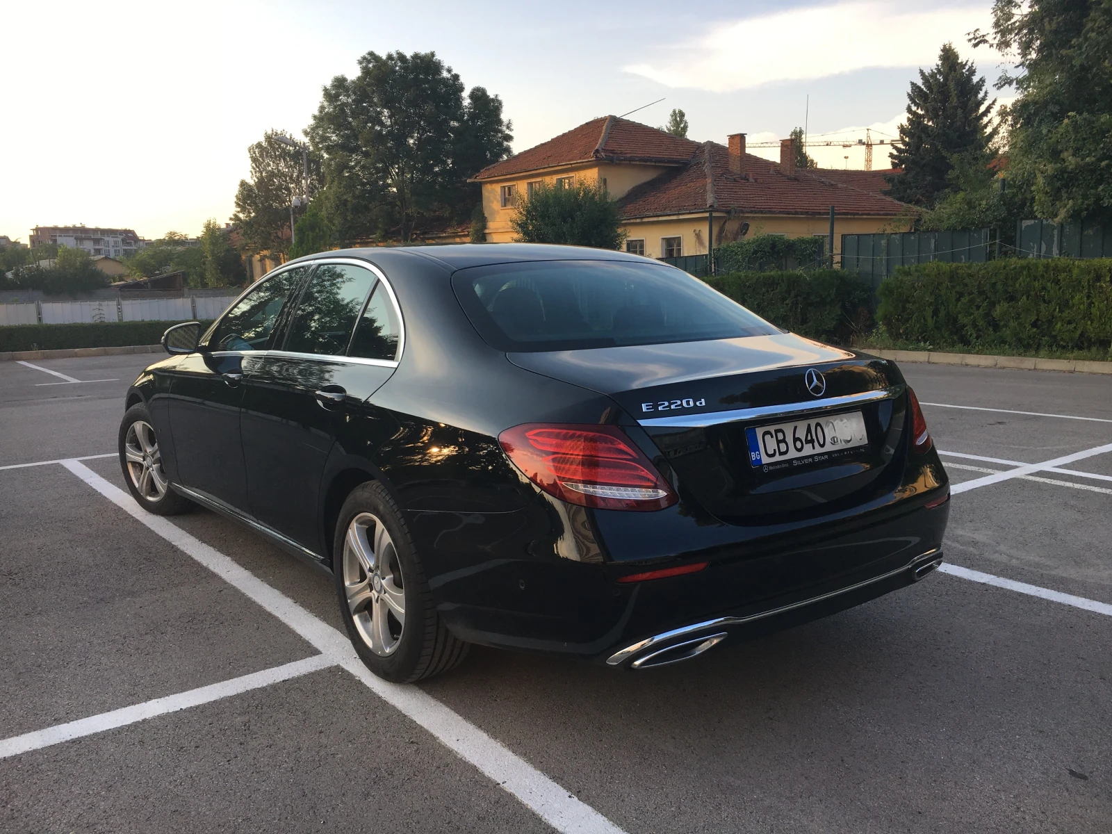 Mercedes-Benz E 220, снимка 2 - Автомобили и джипове - 55273681