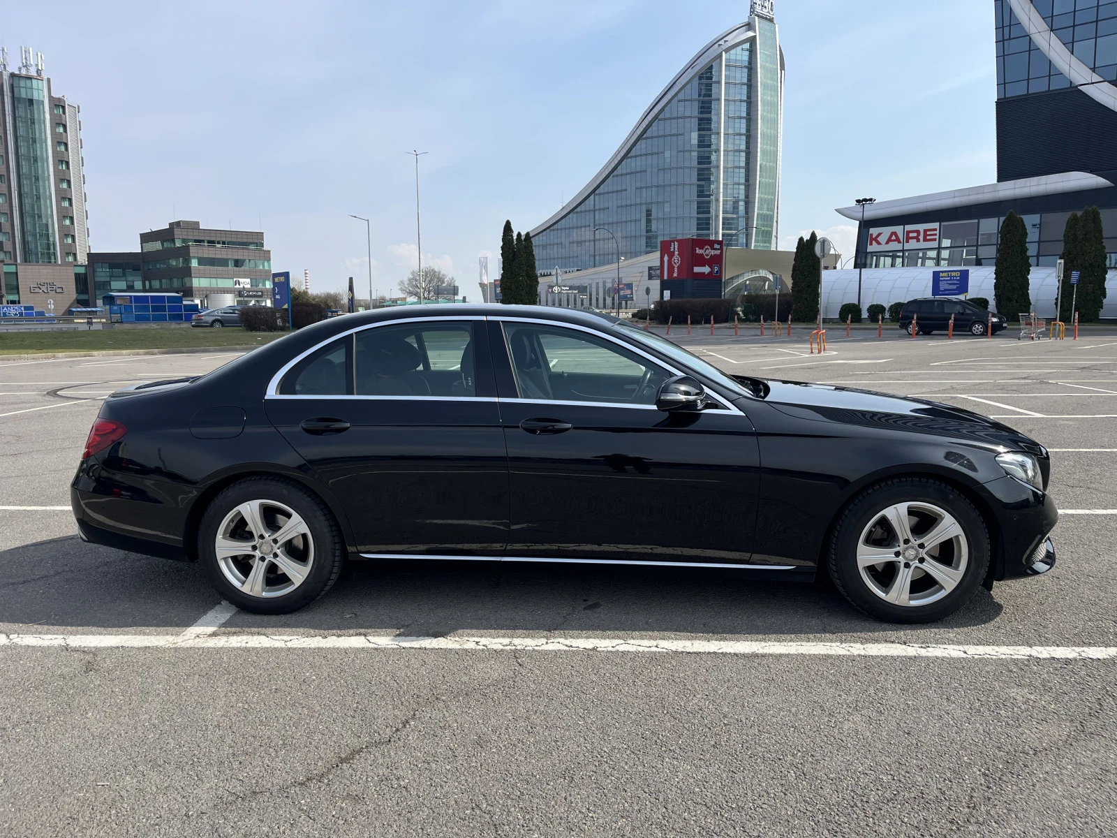 Mercedes-Benz E 220, снимка 3 - Автомобили и джипове - 55273681
