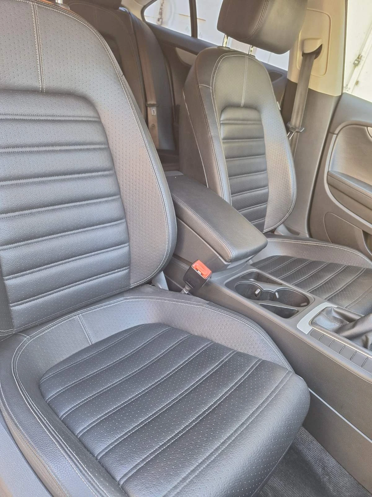 VW CC 2.0 TSI R Line, снимка 13 - Автомобили и джипове - 55535807