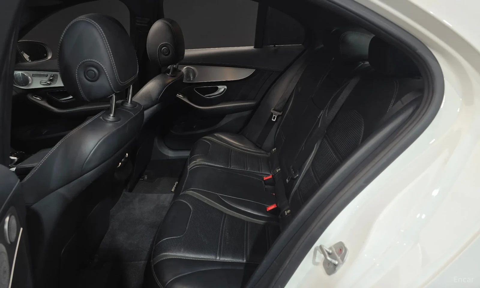 Mercedes-Benz C 63 AMG C63 AMG\ТОП ОФЕРТА, снимка 11 - Автомобили и джипове - 55574732