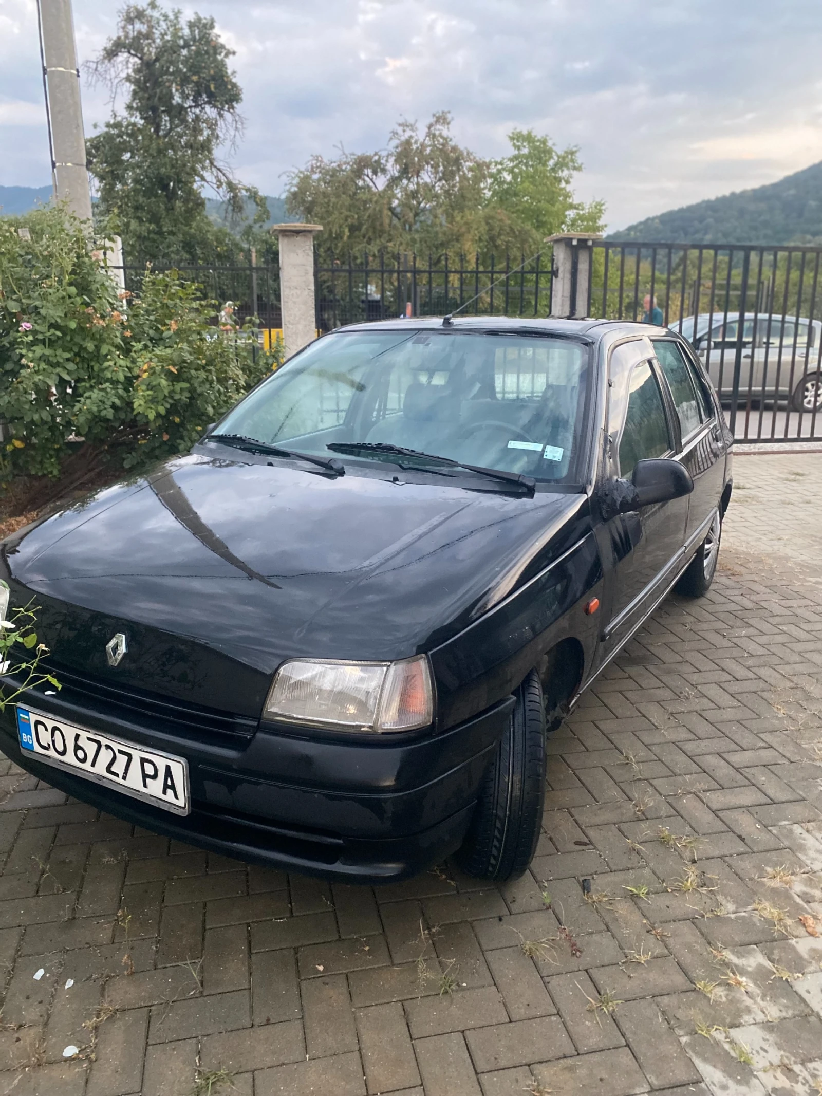 Renault Clio, снимка 8 - Автомобили и джипове - 55780519