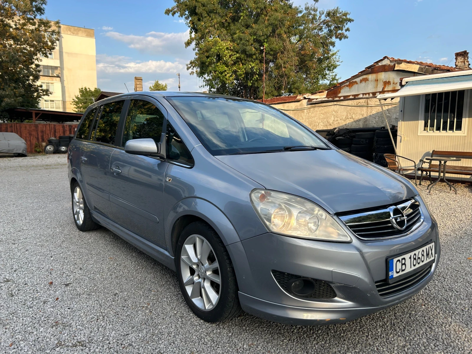 Opel Zafira 1.6 Бензин/Газ | 7 места | 2 ключа, снимка 3 - Автомобили и джипове - 55900250