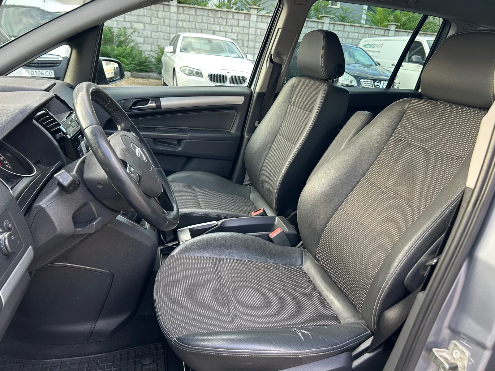 Opel Zafira 1.6 Бензин/Газ | 7 места | 2 ключа, снимка 9 - Автомобили и джипове - 55900250