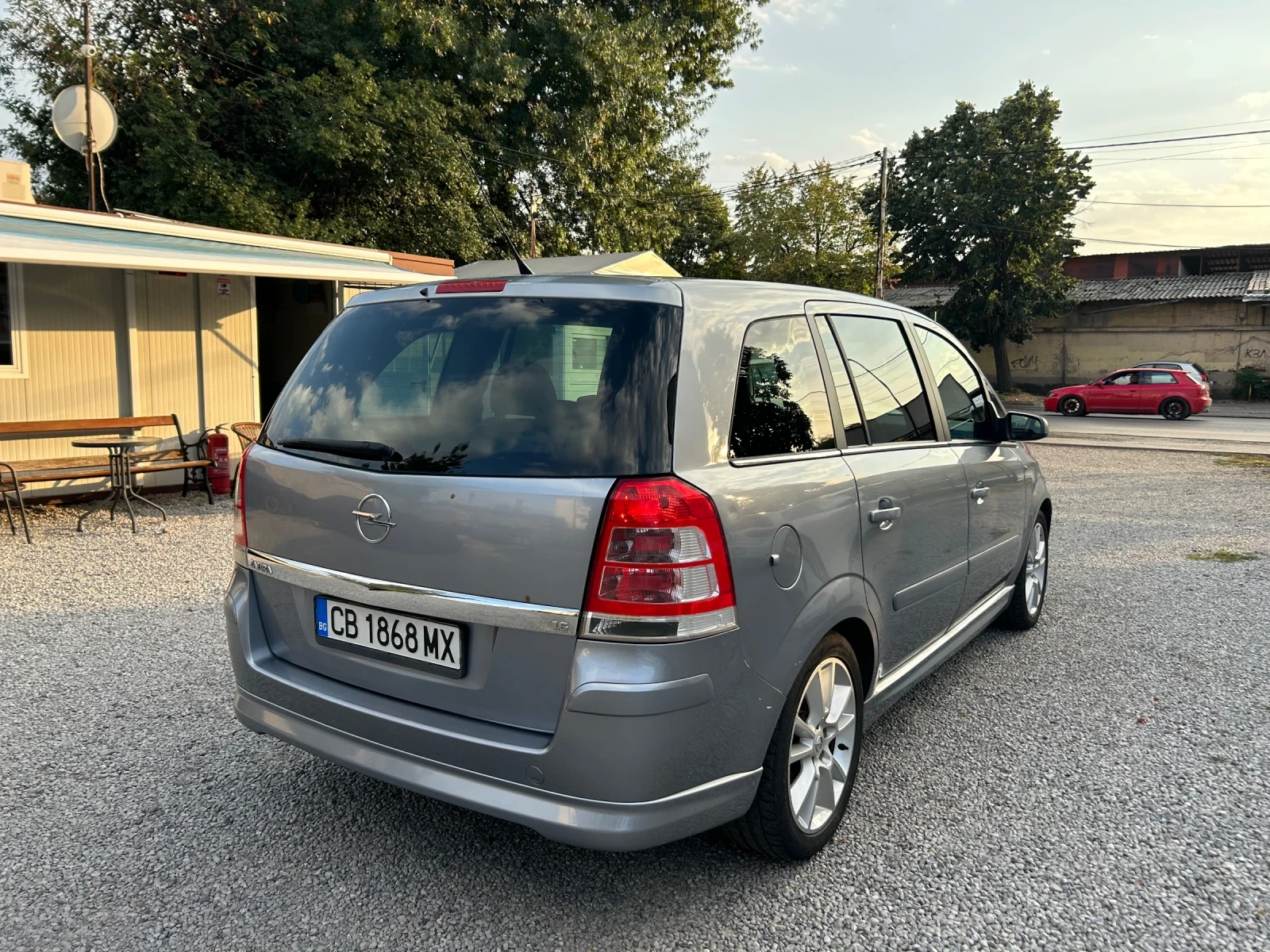 Opel Zafira 1.6 Бензин/Газ | 7 места | 2 ключа, снимка 5 - Автомобили и джипове - 55900250
