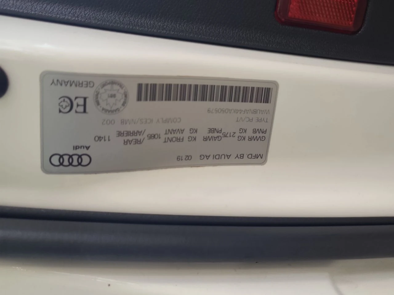 Audi A4 PROGRESSIV, снимка 16 - Автомобили и джипове - 55953544