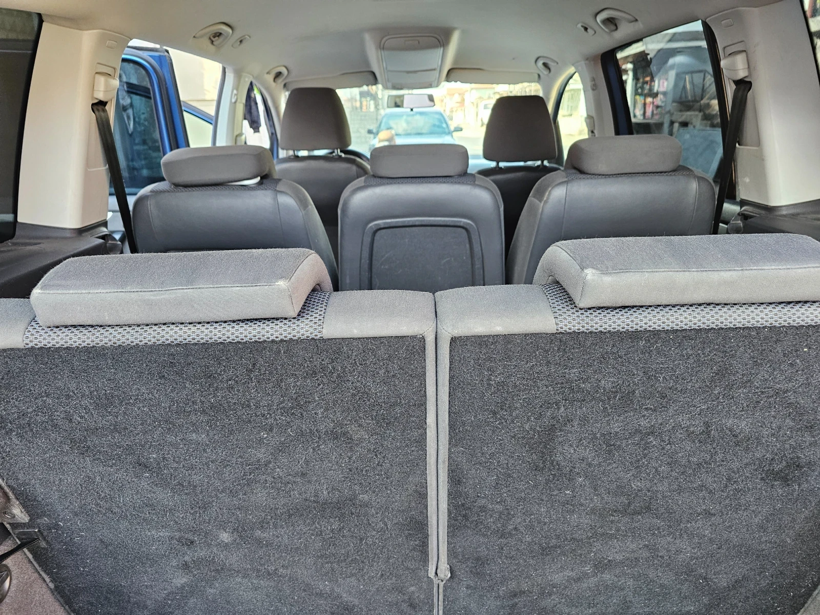 VW Touran 1.6 TDI/105ps/6+ 1 | Mobile.bg � ����������� 10