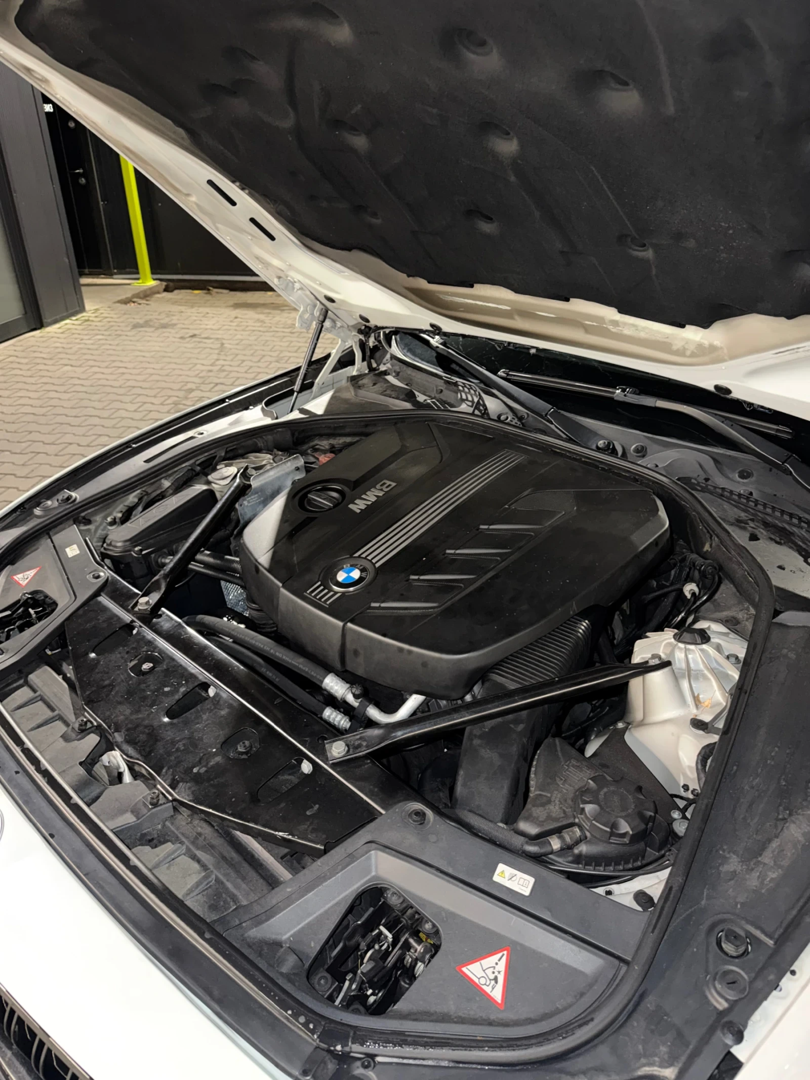 BMW 520, снимка 10 - Автомобили и джипове - 56661888
