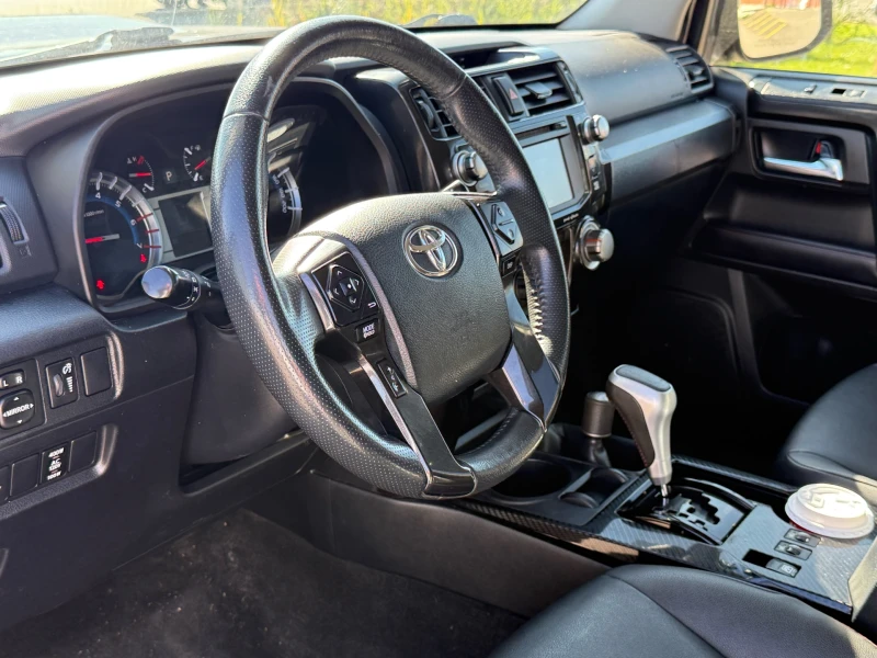 Toyota 4runner SR5* 4WD* OFF-Road Ready* FamilySized* , снимка 7 - Автомобили и джипове - 52699589