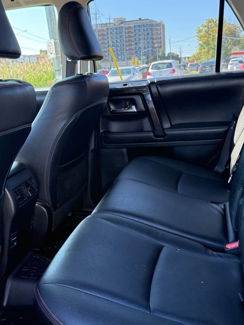 Toyota 4runner SR5* 4WD* OFF-Road Ready* FamilySized* , снимка 10 - Автомобили и джипове - 52699589