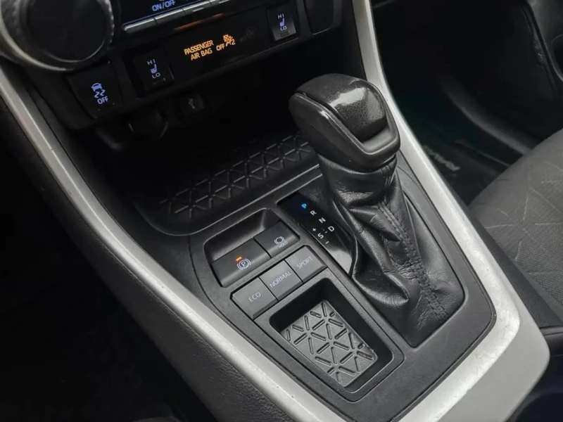 Toyota Rav4 * LE* DISTRONIC* LANE ASSIST* Подгрев* , снимка 13 - Автомобили и джипове - 53537511