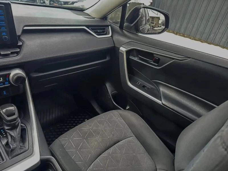 Toyota Rav4 * LE* DISTRONIC* LANE ASSIST* Подгрев* , снимка 16 - Автомобили и джипове - 53537511