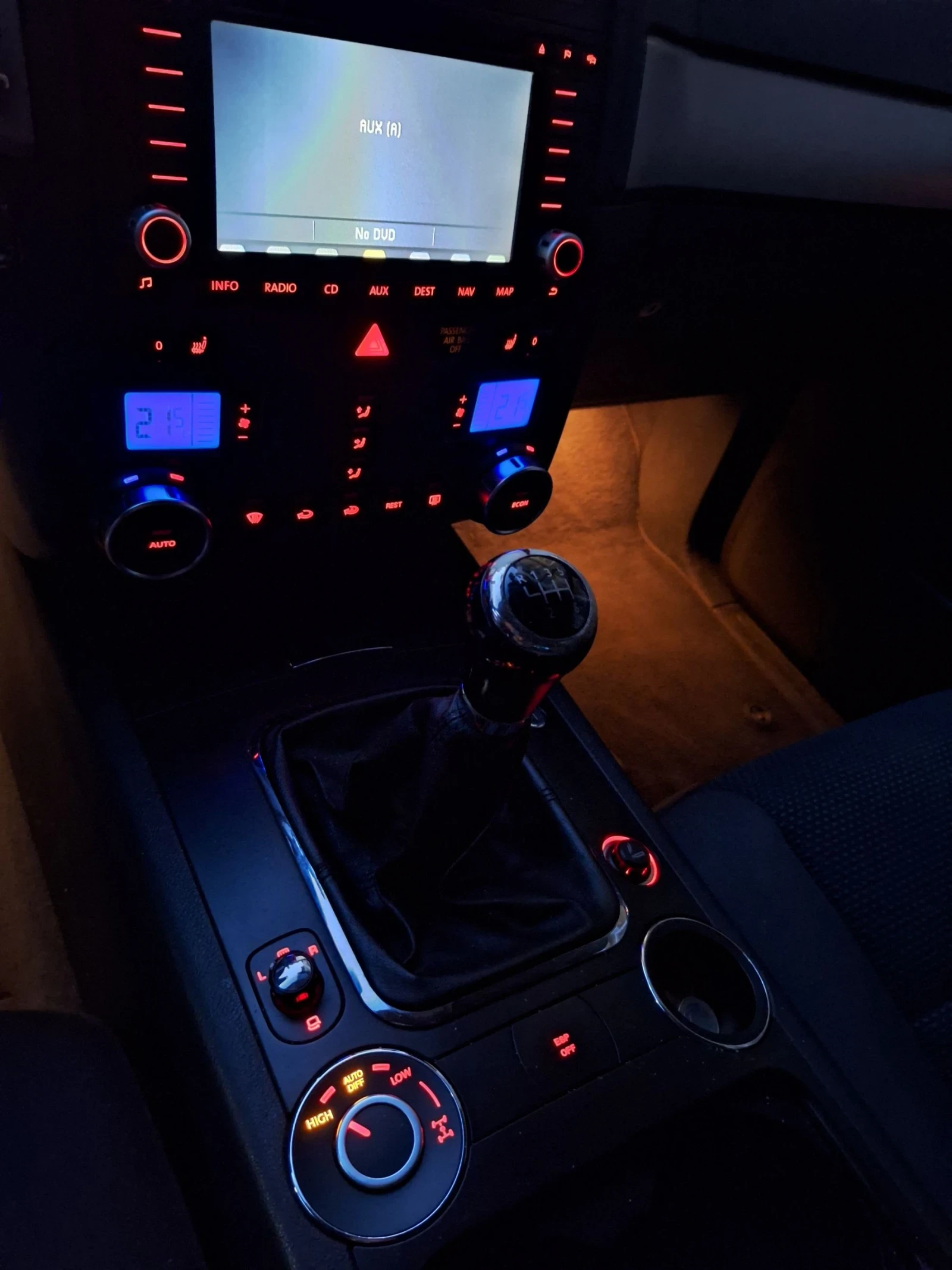 VW Touareg  - изображение 6