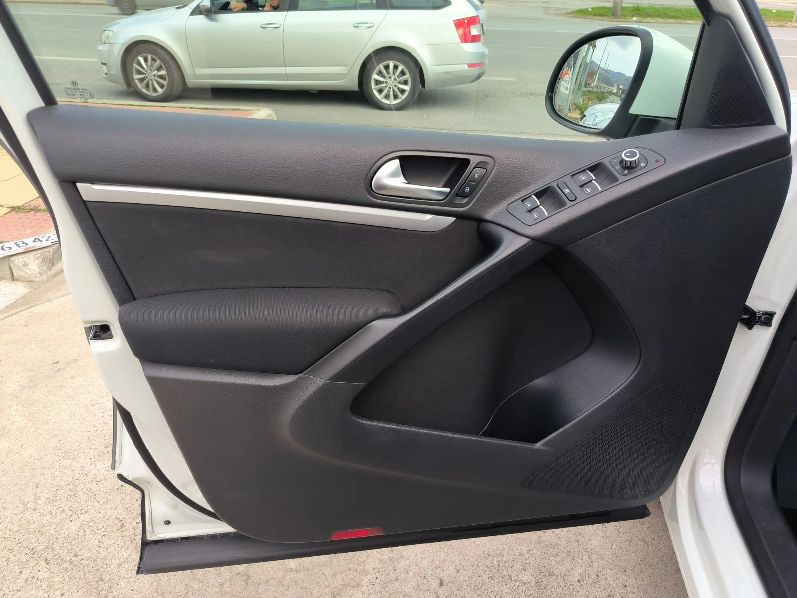VW Tiguan 2.0d-4Motion-Automat-Euro-5B | Mobile.bg   12