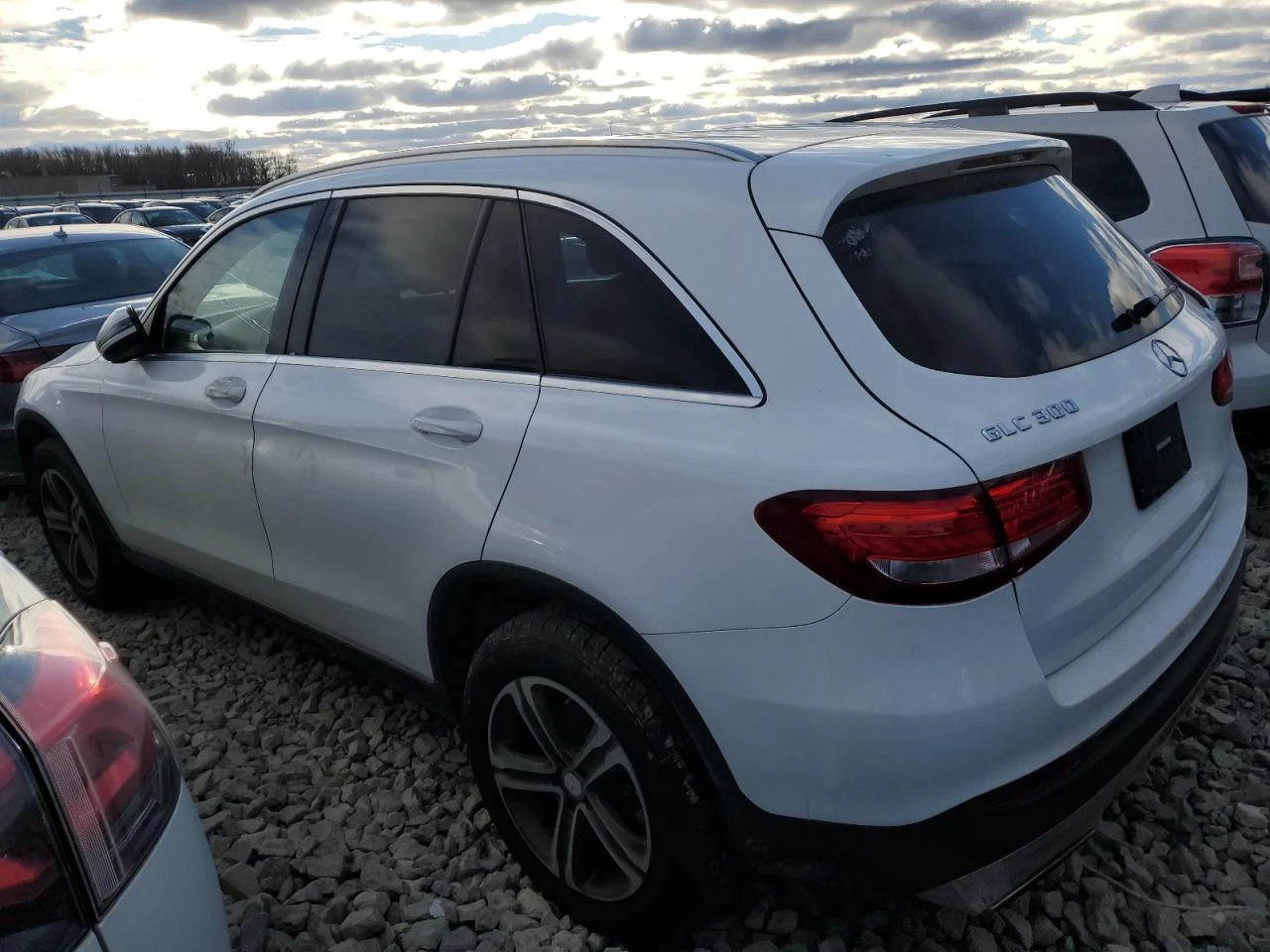 Mercedes-Benz GLC 300 4MATIC - изображение 4