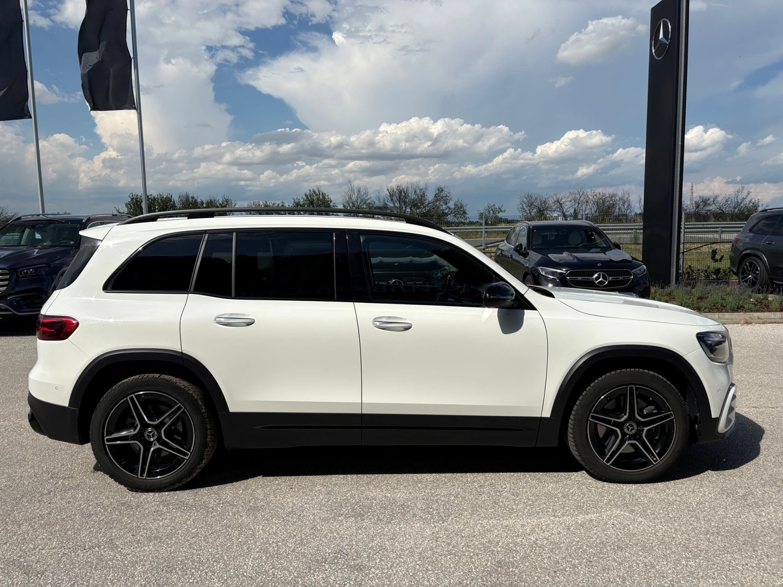 Mercedes-Benz GLB 250 4MATIC 6+ 1, снимка 7 - Автомобили и джипове - 54861583