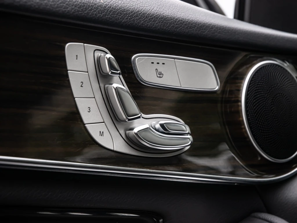 Mercedes-Benz GLC 300 GLC 300 4MATIC | Burmester | Panorama | HUD | Navi, снимка 15 - Автомобили и джипове - 55191837