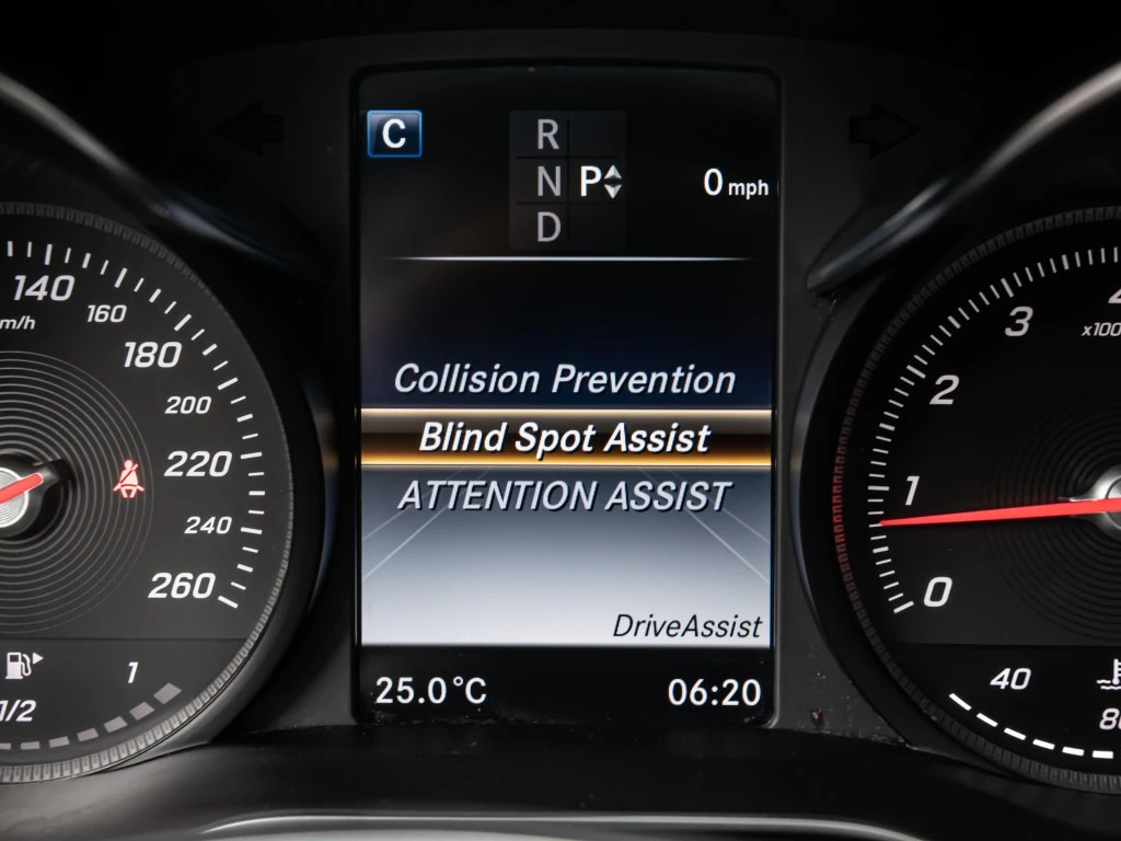 Mercedes-Benz GLC 300 GLC 300 4MATIC | Burmester | Panorama | HUD | Navi, снимка 8 - Автомобили и джипове - 55191837