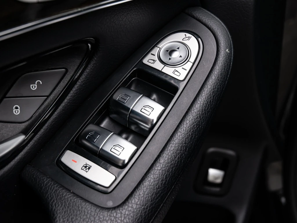 Mercedes-Benz GLC 300 GLC 300 4MATIC | Burmester | Panorama | HUD | Navi, снимка 14 - Автомобили и джипове - 55191837