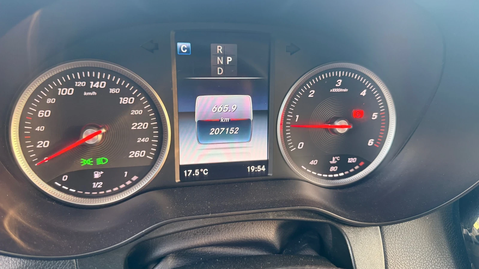 Mercedes-Benz GLC 250 d 4matic, снимка 11 - Автомобили и джипове - 55236551