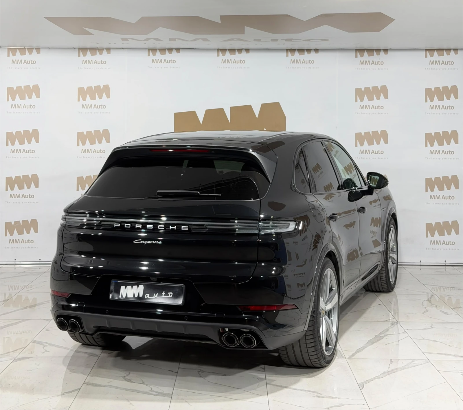 Porsche Cayenne E-Hybrid* BOSE* Chrono* PANO* 360, снимка 3 - Автомобили и джипове - 56166207