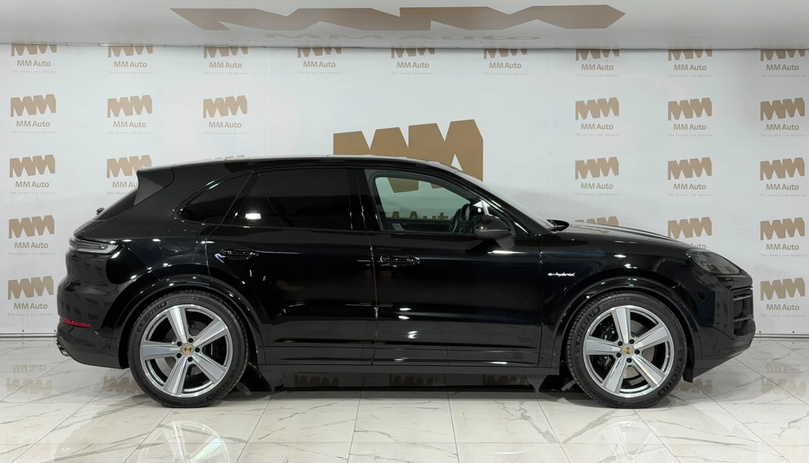 Porsche Cayenne E-Hybrid* BOSE* Chrono* PANO* 360, снимка 2 - Автомобили и джипове - 56166207