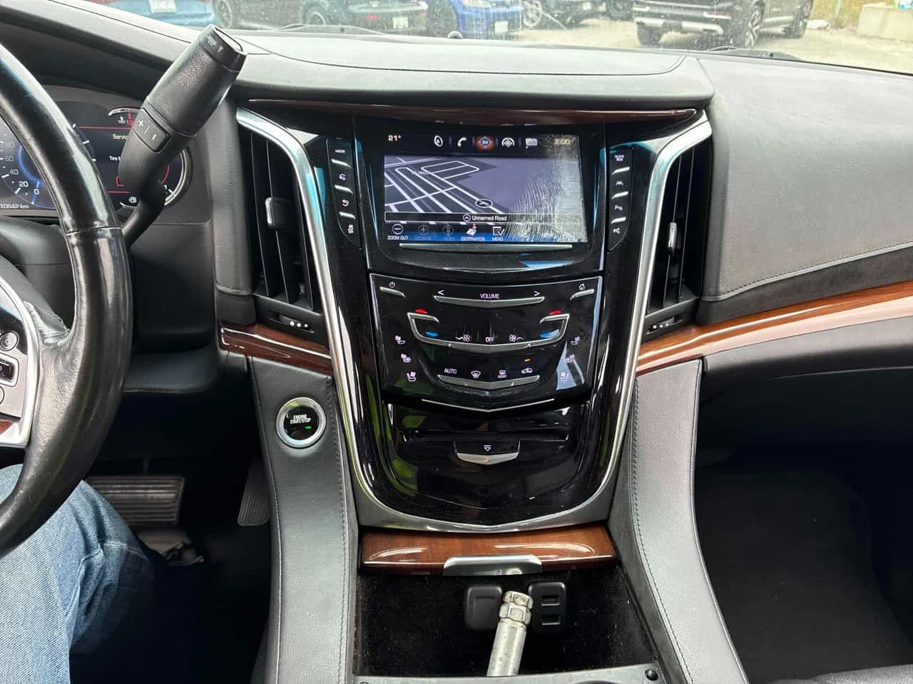 Cadillac Escalade * 4WD 4dr Premium Luxury* АВТОКРЕДИТ* , снимка 9 - Автомобили и джипове - 56289014