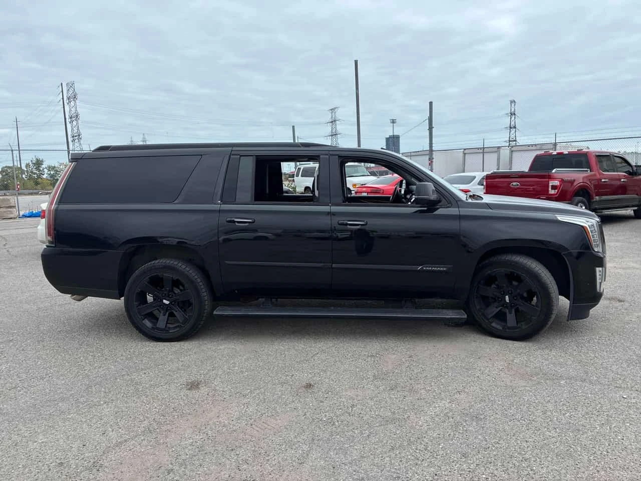 Cadillac Escalade * 4WD 4dr Premium Luxury* АВТОКРЕДИТ* , снимка 3 - Автомобили и джипове - 56289014