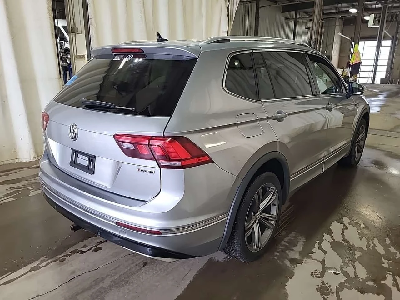 VW Tiguan * HIGHLINE * CARFAX * , снимка 3 - Автомобили и джипове - 56623265