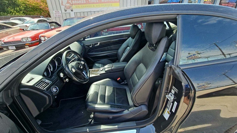 Mercedes-Benz E 400 Coupe * панорама * камери * подгрев, снимка 9 - Автомобили и джипове - 46398137
